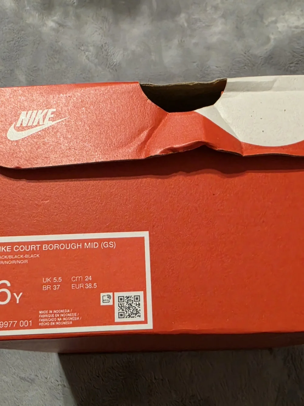 Nike Kids Black High-Top Sneakers with Swoosh SIZE 6Y
